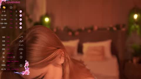 Mia online show from September 2025 05:32:01 AM