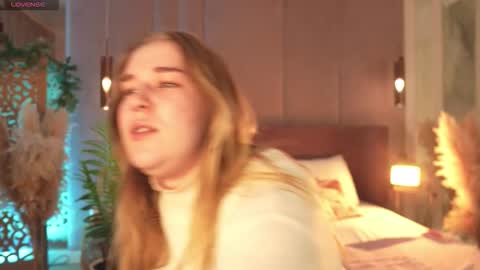 Mia online show from March 2026 05:24:01 AM