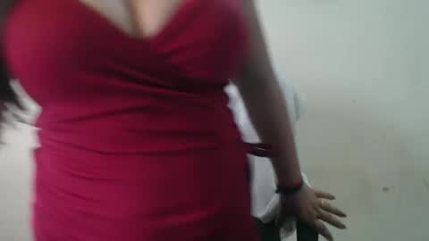 Snapshot of smiley_queen99 chatting on May 2026 03:46:02 AM smiley online show from May 2026 03:46:02 AM