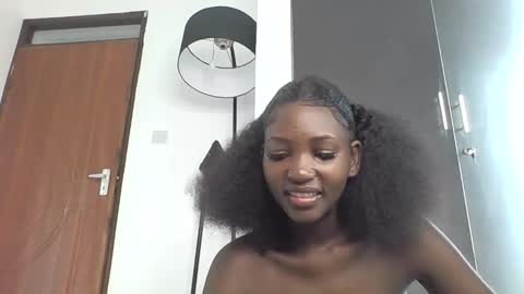 smileykesh online show from February 2026 05:28:01 AM