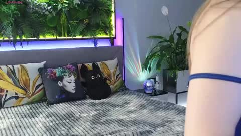 smilym online show from May 2026 12:15:01 AM