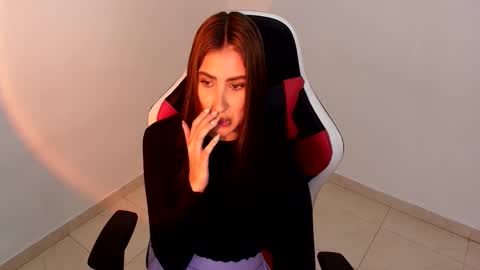 Snapshot of smm_hll chatting on September 2025 11:20:01 PM S A L O M M E online show from September 2025 11:20:01 PM