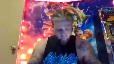 Snapshot of smokebluntafterblunt chatting on October 2025 01:17:02 AM smoke online show from October 2025 01:17:02 AM