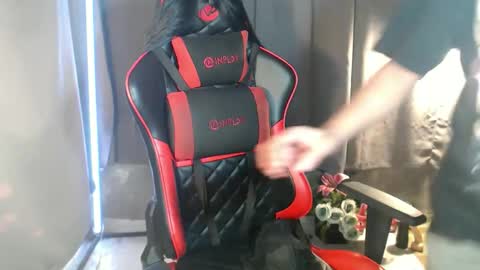 Snapshot of smokeprincess chatting on November 2025 12:43:02 AM Amanda online show from November 2025 12:43:02 AM