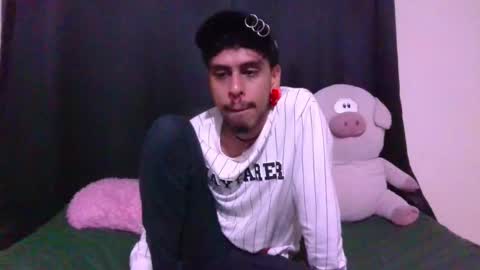 Snapshot of smoker00teddybear chatting on November 2025 09:09:01 AM teddy online show from November 2025 09:09:01 AM