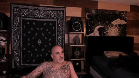 Snapshot of smokey915 chatting on January 2025 04:14:02 AM Smokey915 online show from January 2025 04:14:02 AM
