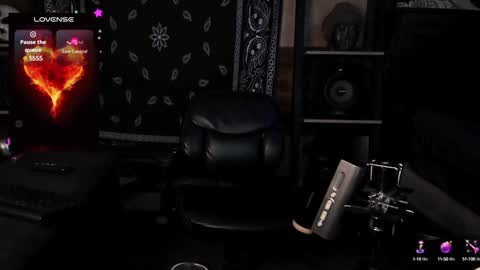 Snapshot of smokey915 chatting on January 2025 12:59:01 AM Smokey915 online show from January 2025 12:59:01 AM