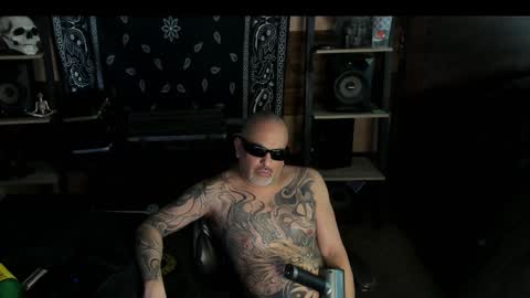 Snapshot of smokey915 chatting on January 2025 06:12:02 PM Smokey915 online show from January 2025 06:12:02 PM