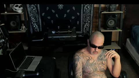 Snapshot of smokey915 chatting on January 2025 03:32:01 PM Smokey915 online show from January 2025 03:32:01 PM