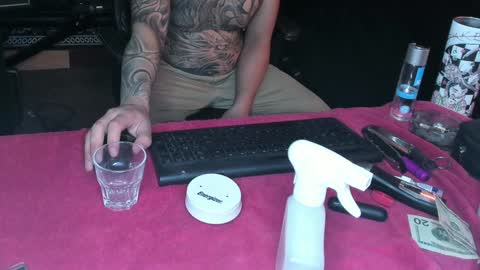 Snapshot of smokey915 chatting on February 2025 08:44:02 AM Smokey915 online show from February 2025 08:44:02 AM