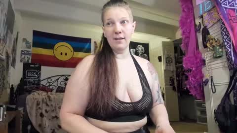 Snapshot of smokihippi chatting on March 2025 01:47:01 AM Big Dawg online show from March 2025 01:47:01 AM