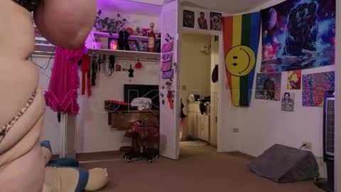 Snapshot of smokihippi chatting on November 2025 04:42:01 PM Big Dawg online show from November 2025 04:42:01 PM