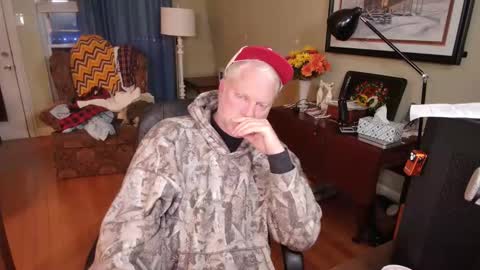 Snapshot of smokymountanman chatting on December 2025 12:27:02 AM smokymountanman online show from December 2025 12:27:02 AM