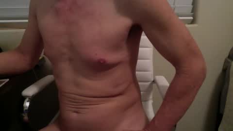 Snapshot of smoothtan8 chatting on November 2025 05:18:01 AM Smooth Tan online show from November 2025 05:18:01 AM