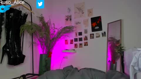   online show from March 2025 04:58:02 AM