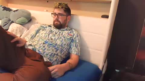 snackonzach online show from October 2025 10:52:02 PM