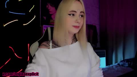 Snapshot of snake_bites chatting on February 2026 09:44:02 PM Reeginaaaaa online show from February 2026 09:44:02 PM