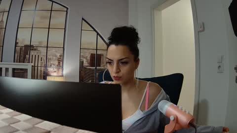 SnaxySky online show from December 2024 02:16:02 PM