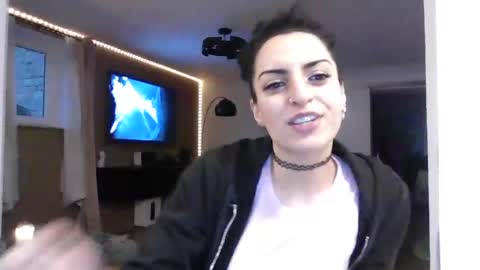 SnaxySky online show from January 2025 04:10:01 PM