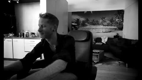 sneaky1985 online show from March 2026 02:20:01 PM