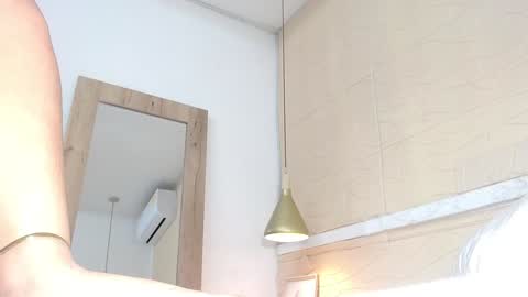 Snapshot of sneakyy_fantasy chatting on January 2025 10:17:01 AM Hellen online show from January 2025 10:17:01 AM