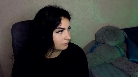 Olivia online show from October 2025 03:02:01 PM