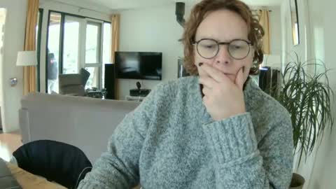 Snoeske and Woodwurm online show from December 2024 10:32:02 AM