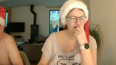 Snoeske and Woodwurm online show from December 2024 07:57:01 AM
