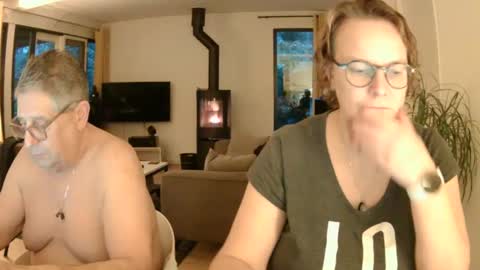 Snoeske and Woodwurm online show from January 2025 03:46:02 PM