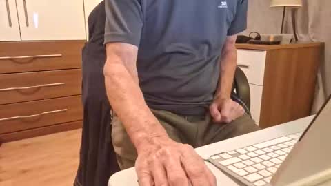 Snooty online show from October 2025 06:16:02 PM