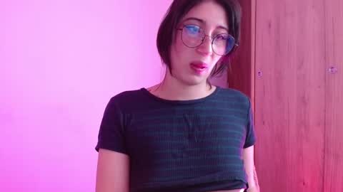 Snapshot of snow_baall chatting on December 2024 03:55:01 PM IG OF red moonn online show from December 2024 03:55:01 PM