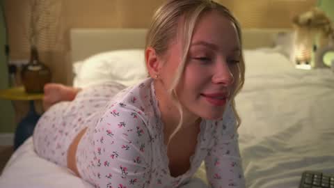 Candice Snow online show from December 2024 11:54:02 AM