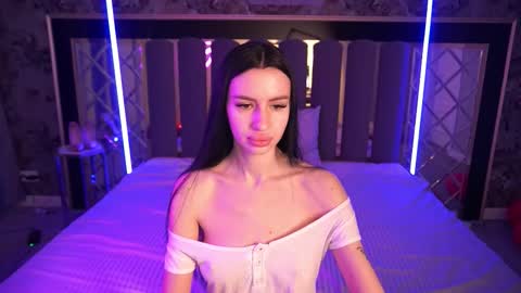 snow_whiteeex online show from March 2026 06:40:02 AM