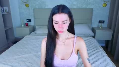 snow_whiteeex online show from June 2026 04:13:01 AM