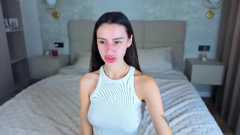 snow_whiteeex online show from June 2026 05:12:01 AM