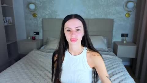 snow_whiteeex online show from June 2026 05:45:01 AM