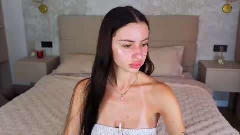 snow_whiteeex online show from June 2026 01:00:02 PM