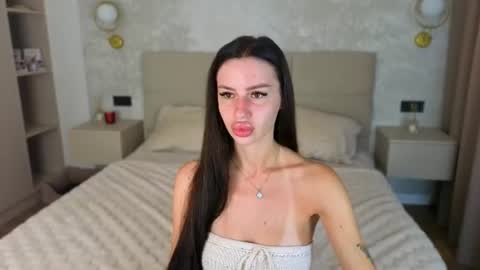 snow_whiteeex online show from July 2026 05:23:01 AM