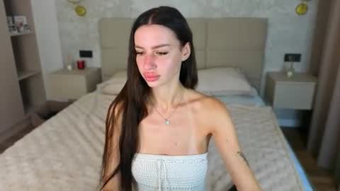 snow_whiteeex online show from July 2026 05:33:02 AM