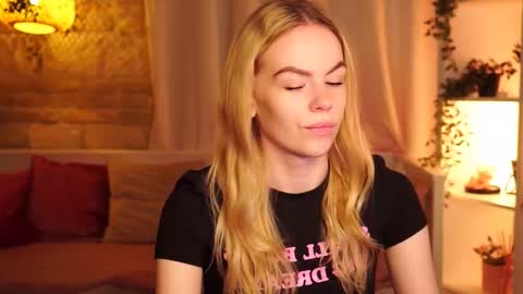 Hanna online show from October 2025 08:44:01 AM