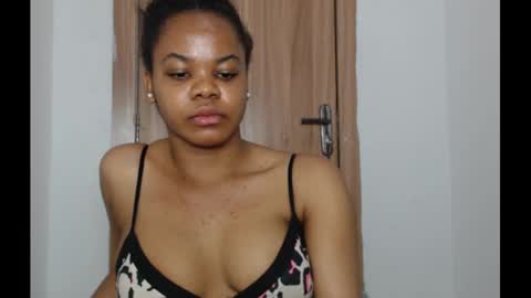 Snapshot of snowdrop5 chatting on January 2025 01:43:01 PM snowdrop5 online show from January 2025 01:43:01 PM