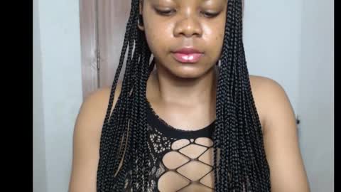 Snapshot of snowdrop5 chatting on October 2025 08:06:02 PM snowdrop5 online show from October 2025 08:06:02 PM