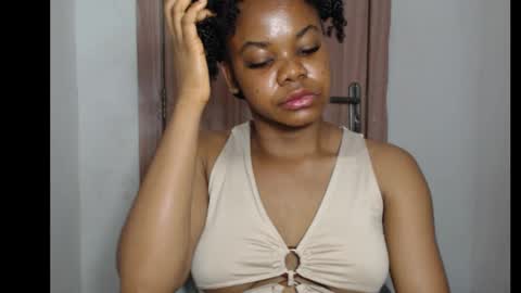 Snapshot of snowdrop5 chatting on October 2025 08:08:02 PM snowdrop5 online show from October 2025 08:08:02 PM