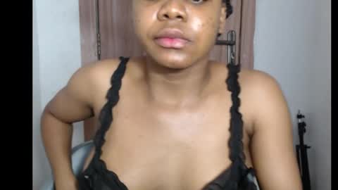 Snapshot of snowdrop5 chatting on October 2025 07:53:02 PM snowdrop5 online show from October 2025 07:53:02 PM