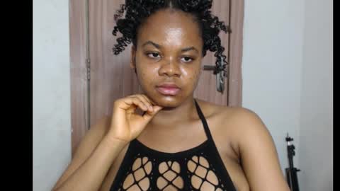 Snapshot of snowdrop5 chatting on October 2025 08:21:02 PM snowdrop5 online show from October 2025 08:21:02 PM