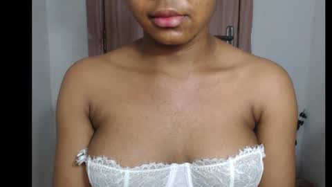 Snapshot of snowdrop5 chatting on November 2025 09:03:01 PM snowdrop5 online show from November 2025 09:03:01 PM