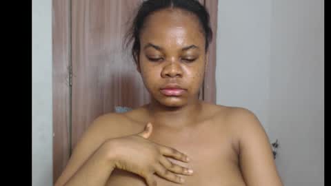 Snapshot of snowdrop5 chatting on November 2025 06:01:01 AM snowdrop5 online show from November 2025 06:01:01 AM