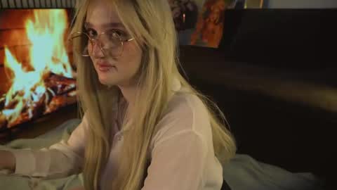 Ellie online show from June 2026 05:35:02 AM