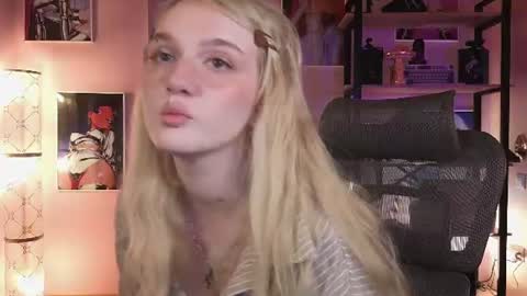 Snapshot of snowflakeskitty chatting on July 2026 05:39:01 AM Ellie online show from July 2026 05:39:01 AM