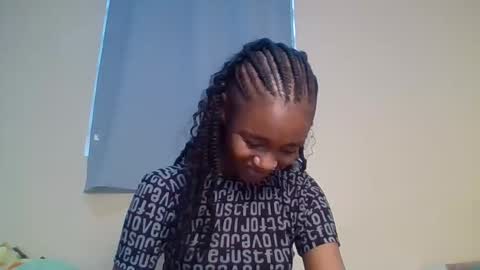 Snapshot of snowie_eyes chatting on November 2025 12:37:02 PM Snowie eyes online show from November 2025 12:37:02 PM